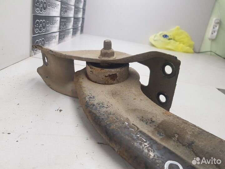 Рычаг подвески задний продольный левый