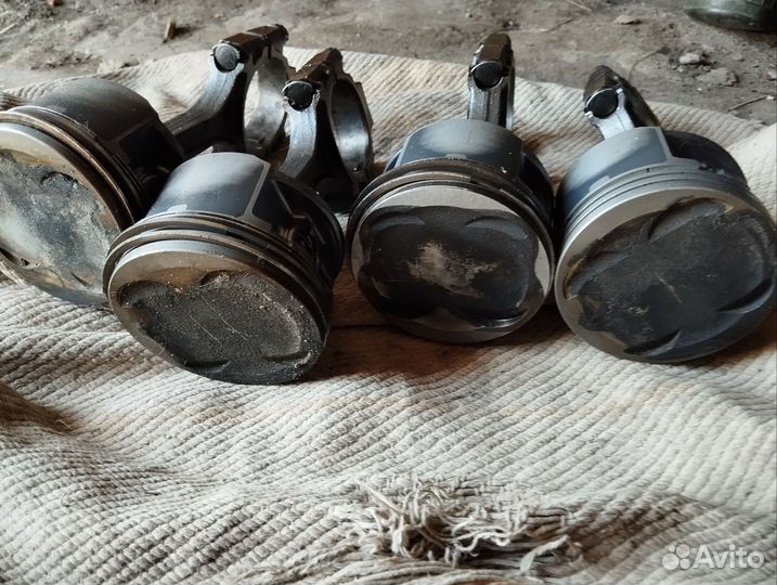 Продам запчасти поршня, коленвал, головку поддон