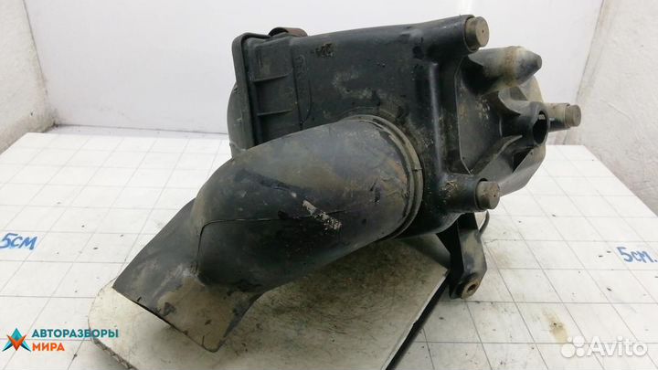 Корпус воздушного фильтра Jeep Cherokee XJ 2001