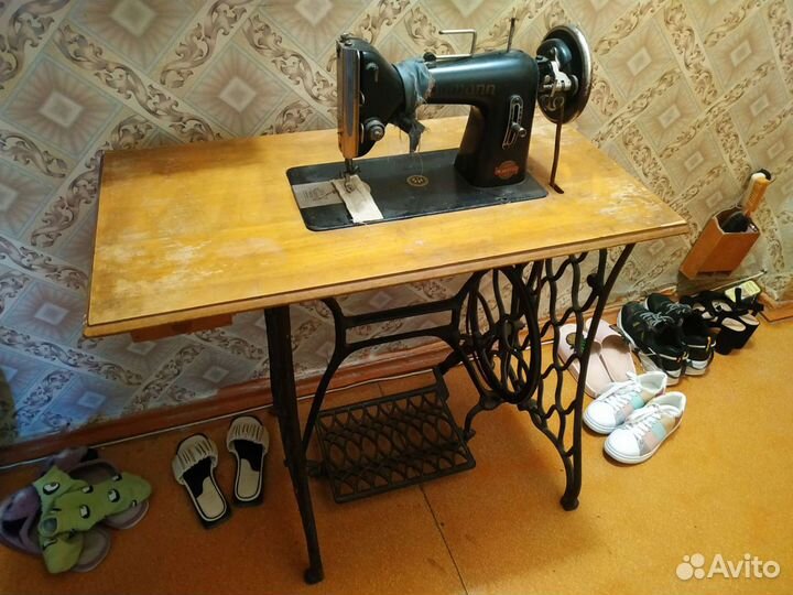 Швейная машинка (старый немец)