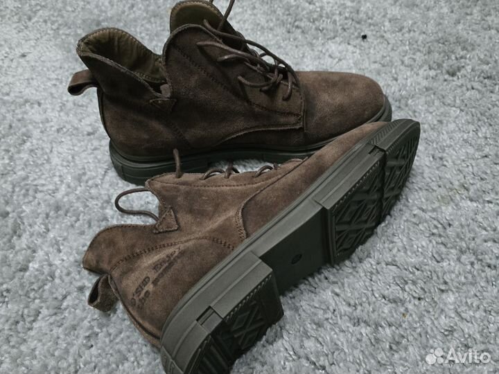 Ботинки демисезонные женские 39-40