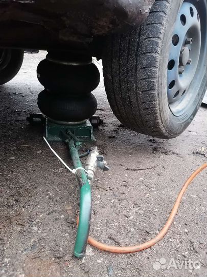 Пневмодомкрат