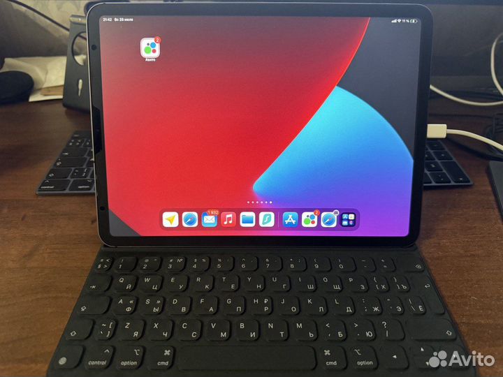 Чехол Apple SMART Keyboard Folio для iPad Pro 11