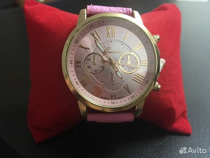 Часы кварцевые женские