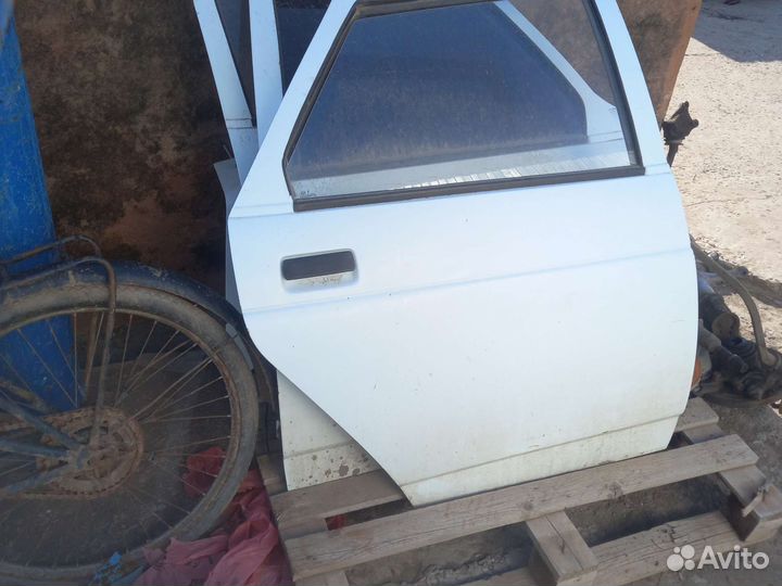 Двери на LADA2110