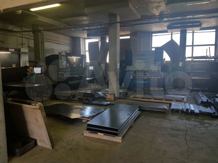 Производство, 1300 м²