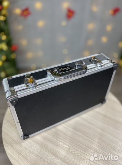 Кейс для гитарных эффектов stagg