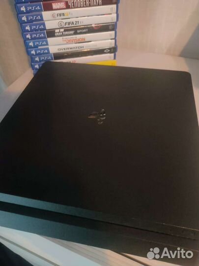 Sony PS4 slim с играми в отличном состоянии