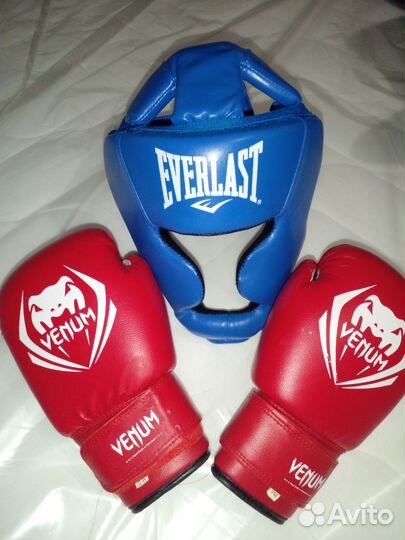 Боксерские перчатки