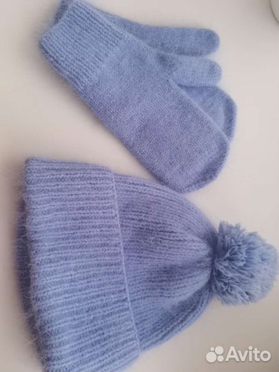 Шапка новая варежки вязанные