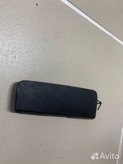 Заглушка бампера Toyota Rav4 2018