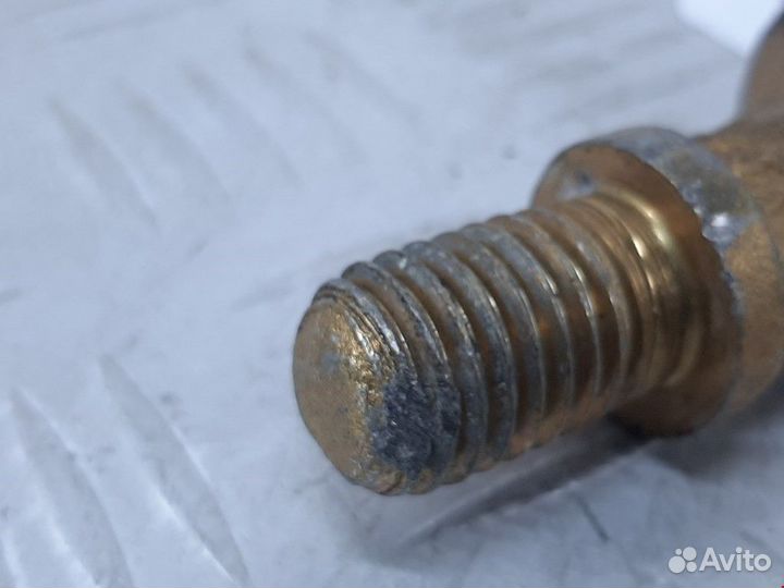 Крюк буксировочный Volkswagen Golf 4 2001