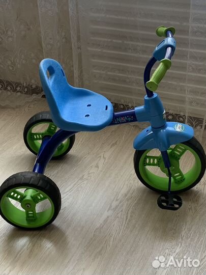 Трехколесный велосипед