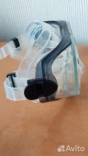 Маска с трубкой для дайвинга