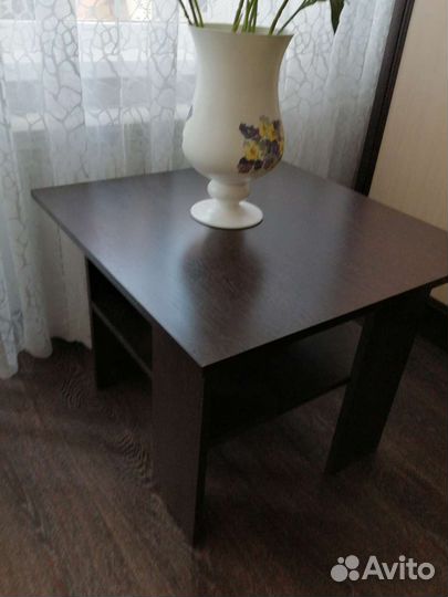 Журнальный столик