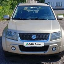 Suzuki Grand Vitara 2.0 MT, 2010, 300 000 км, с пробегом, цена 650 000 руб.