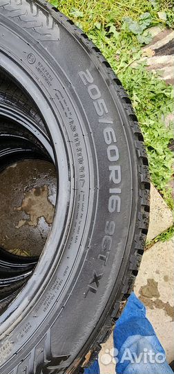 Nokian Tyres Hakkapeliitta 8 SUV 205/60 R16 96T