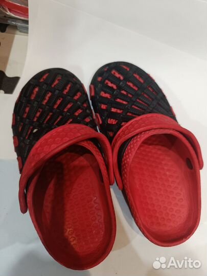 Резиновые сандалии для мальчика 32 и 34 размеры