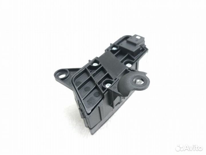 Кнопка центрального замка передняя правая