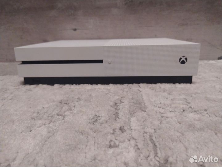 Xbox one s 1tb с играми