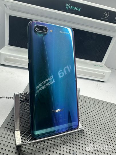 HONOR 10, 4/64 ГБ
