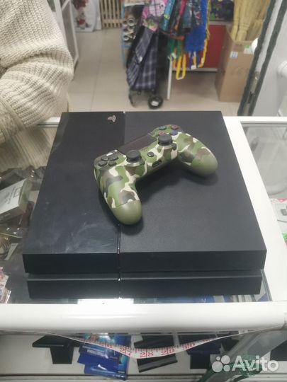 Приставка Sony PS4+80 игр