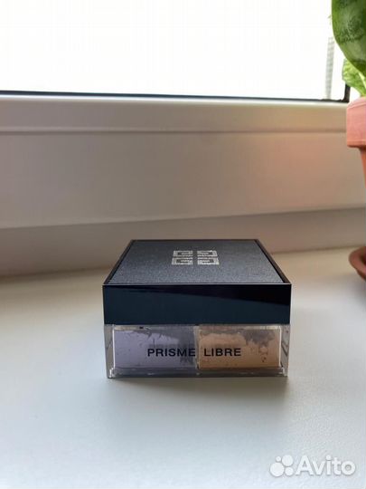 Тональный крем и пудра Givenchy