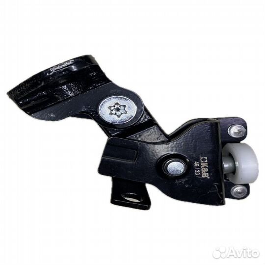 Ролик сдвижной двери средний KB81010