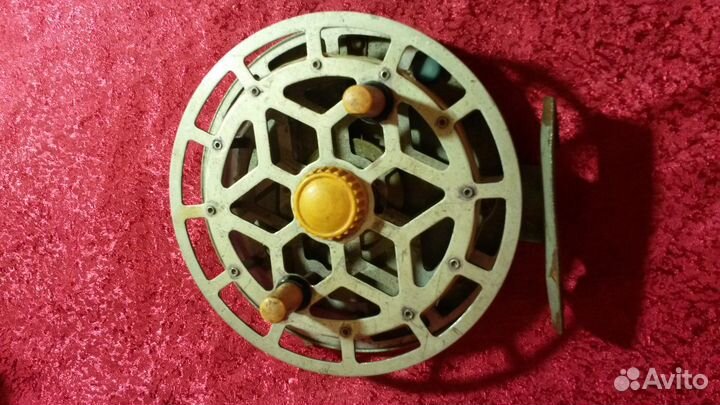 Катушка рыболовная кс-130 как невская времен СССР