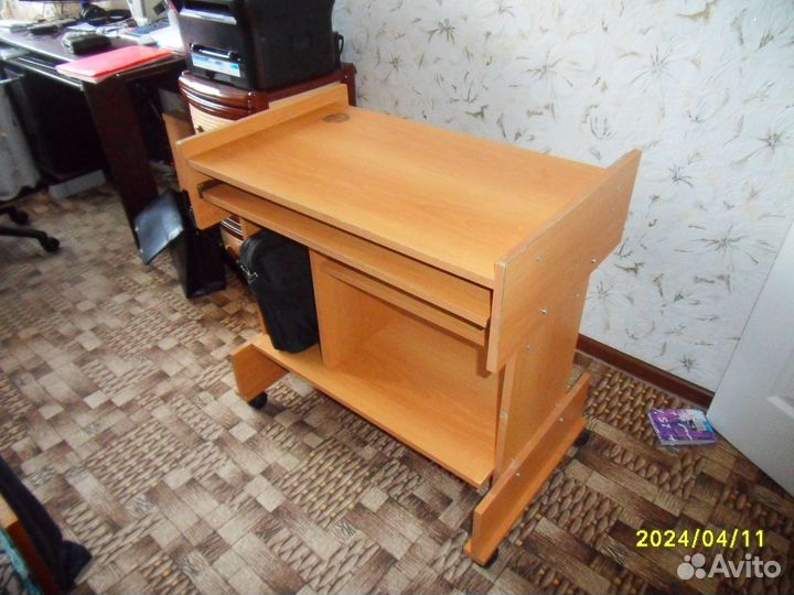 Компьютерный столик