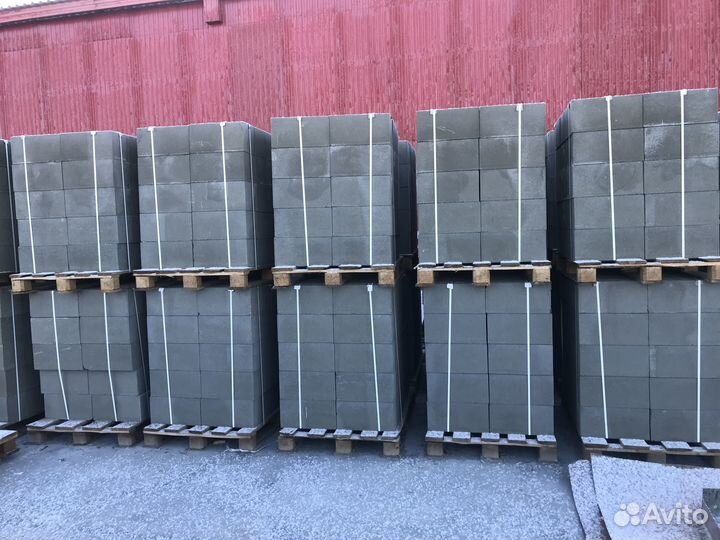 Блок бетонный