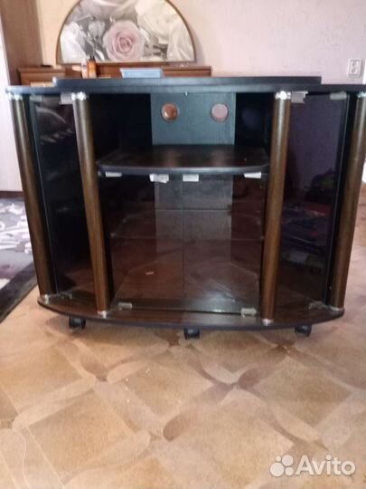 Тумба под телевизор бу с поворотным механизмом