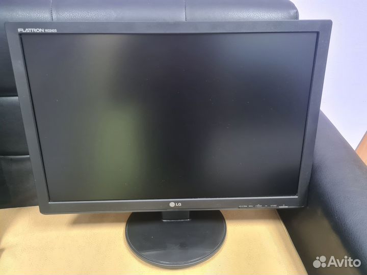 Монитор LG Flatron W2242S