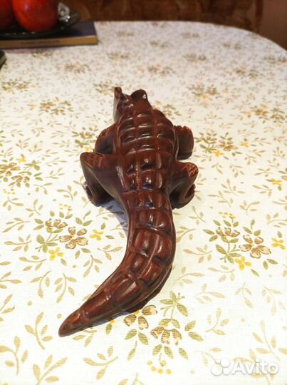 Статуэтка крокодил
