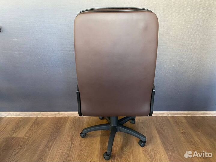 Офисное кресло. Гарантия 1 год