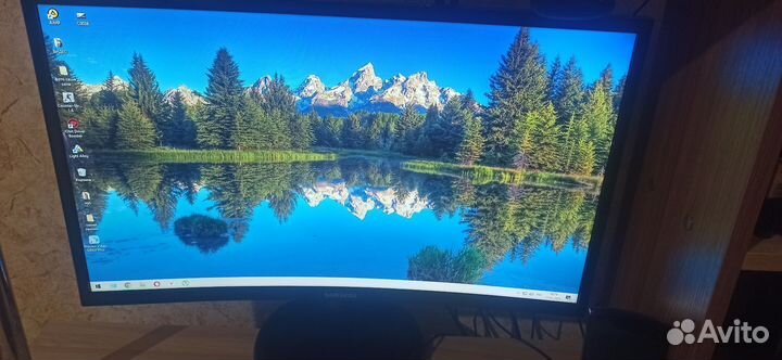 Монитор Samsung CF39 C24F390FHI