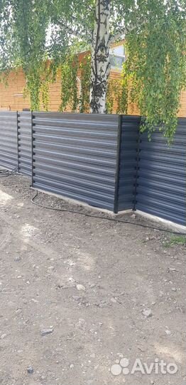 Забор из евроштакетника