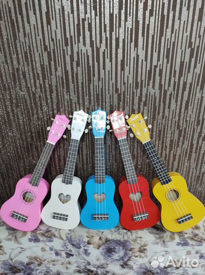 Укулеле в ассортименте