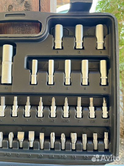 Набор инструментов крепкий для авто