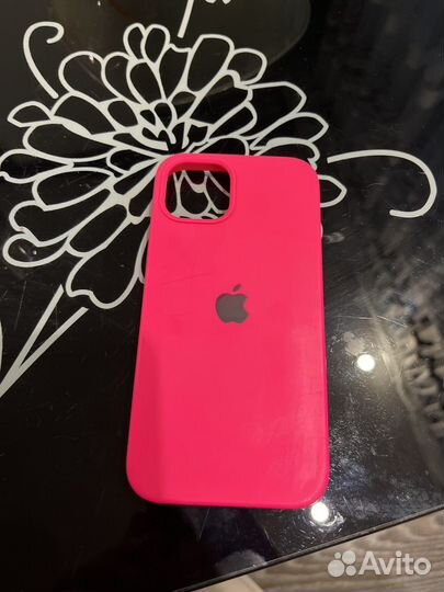 Чехол на iPhone 13