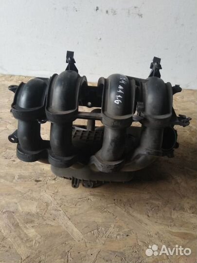 Коллектор впускной 1.6 Форд Фокус 3