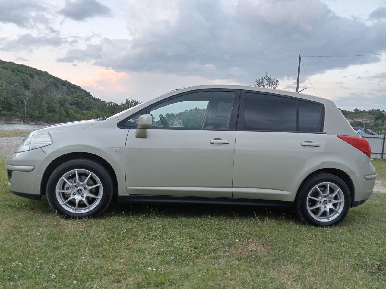 Nissan Tiida: фото владельца