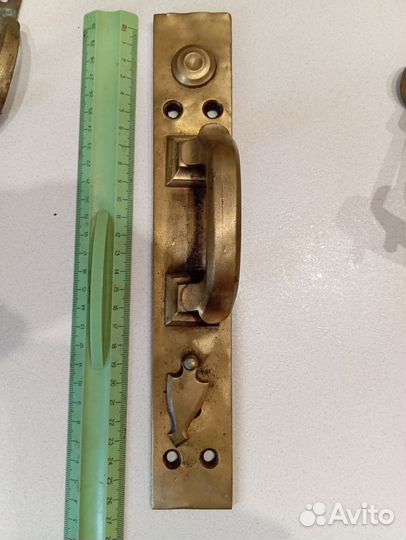 Старинные дверные, оконные, мебельные ручки