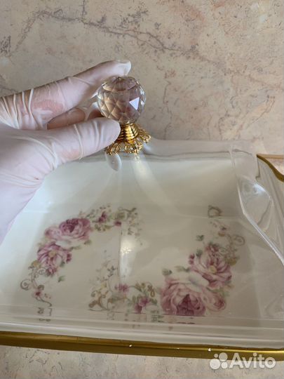 Хлебница с крышкой