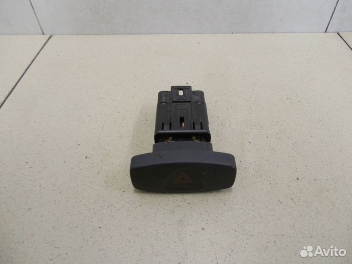 Кнопка аварийной сигнализации Duster 2012