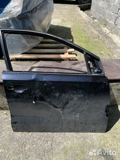 Правая передняя дверь