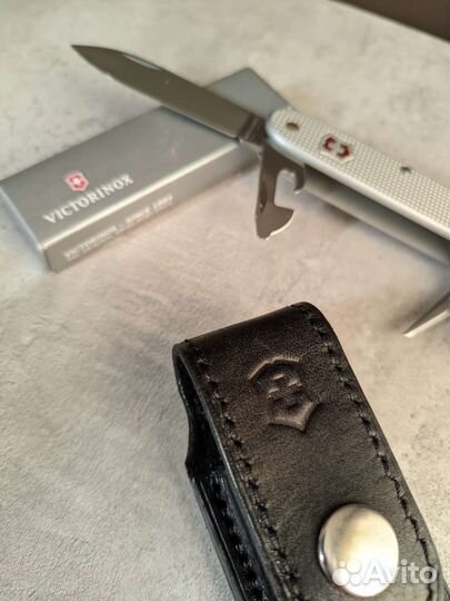 Victorinox Alox Pioneer X + кожаная кобура
