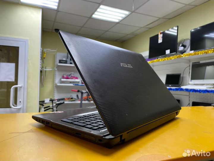 Игровой Ноутбук asus i3 / RAM 6 / SSD 240 / GF 610