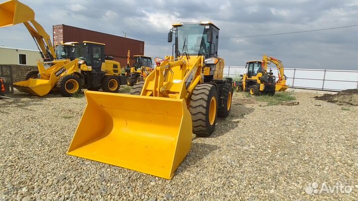 Фронтальный погрузчик Kyloton ZL30, 2023