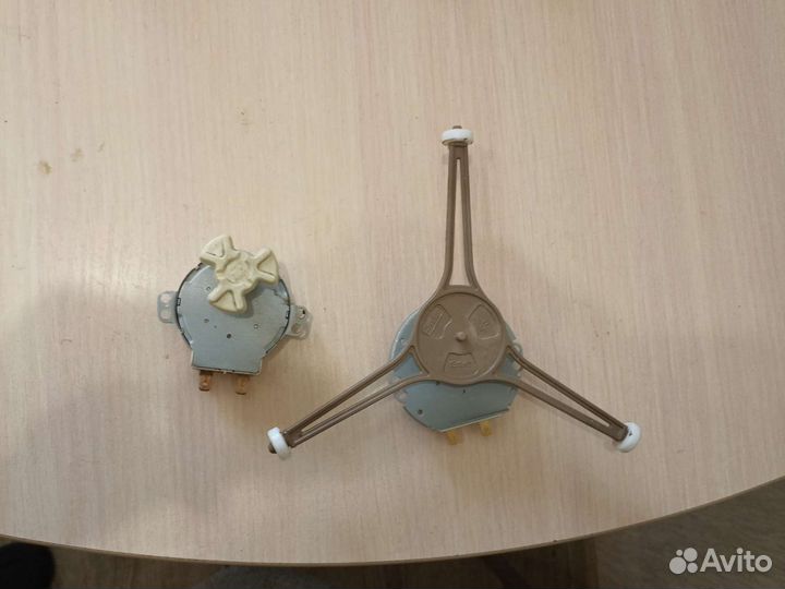 Моторчик вращения поддона микроволновой печи